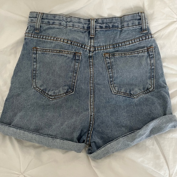 High waisted denim shorts - Picture 3 of 3